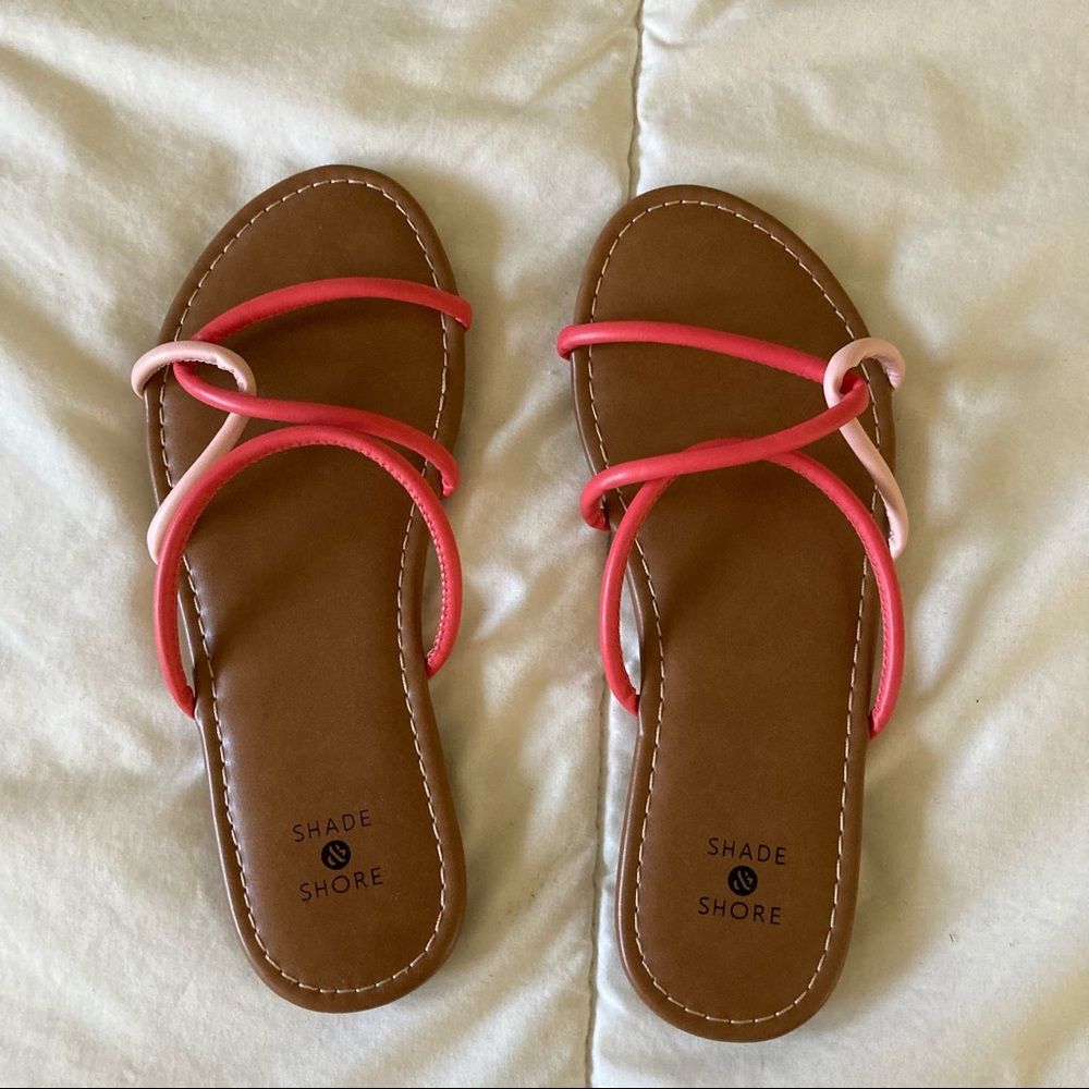 NWOT cute coral and pink sandals. Size 5. Target.